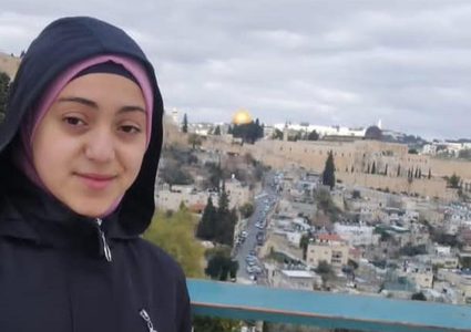 الاحتلال يمدد اعتقال طفلة من القدس