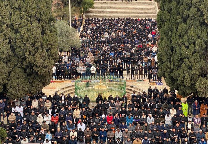90 ألفا يؤدون الجمعة الأولى من رمضان في المسجد الأقصى