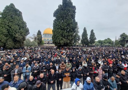 90 ألفا يؤدون الجمعة الأولى من رمضان في المسجد الأقصى