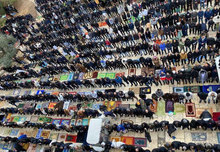 90 ألفا يؤدون الجمعة الأولى من رمضان في المسجد الأقصى