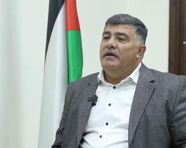محافظ نابلس يصدر تعليماته بإعادة بناء ما هدمه الاحتلال في خربة الطويل
