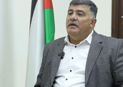 محافظ نابلس يصدر تعليماته بإعادة بناء ما هدمه الاحتلال في خربة الطويل