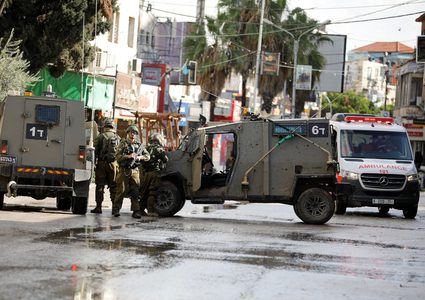 الاحتلال يحتجر صحفيين قرب مستشفى جنين الحكومي ويعرقل عملهم