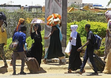 مئات آلاف النازحين يعودون إلى ديارهم في السودان