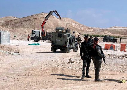 الاحتلال يهدم أساسات بناء في بلدة العوجا