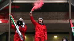 نشطاء Palestine Action يقتحمون مبنى شركة تجارية وسط لندن احتجاجاً على علاقاتها مع أكبر شركات السلاح في دولة الاحتلال الإسرائيلي.