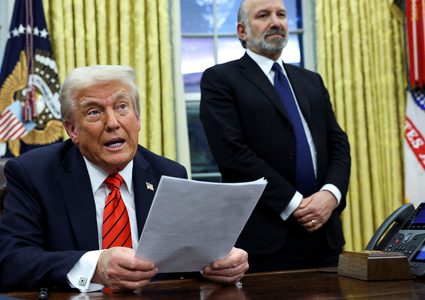 ترمب يقول إنه سيعود "على الأرجح" عن فرض رسوم جمركية إضافية على كندا