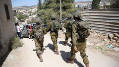 الاحتلال يقتحم بلدة عرابة جنوب جنين ويشن حملة اعتقالات واسعة