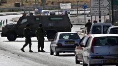 الاحتلال ينصب حاجزا عسكريا عند المدخل الشرقي لبلدة بيت فجار