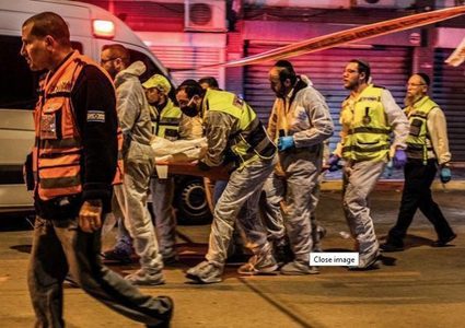 محدث: إصابة مستوطن بعملية إطلاق نار قرب "أريئيل" والاحتلال يغلق مداخل قرى سلفيت