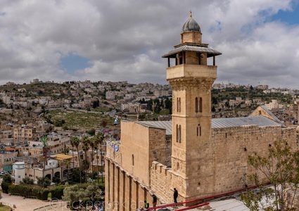 وزير الأوقاف: الاحتلال يرفض تسليم الحرم الإبراهيمي للجمعة الثانية على التوالي