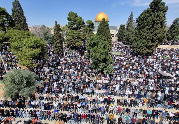 80 ألف مصل يؤدون الجمعة الثانية من رمضان في الأقصى