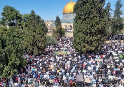 80 ألف مصل يؤدون الجمعة الثانية من رمضان في الأقصى