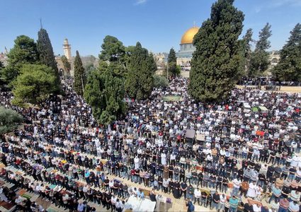 80 ألف مصل يؤدون الجمعة الثانية من رمضان في الأقصى