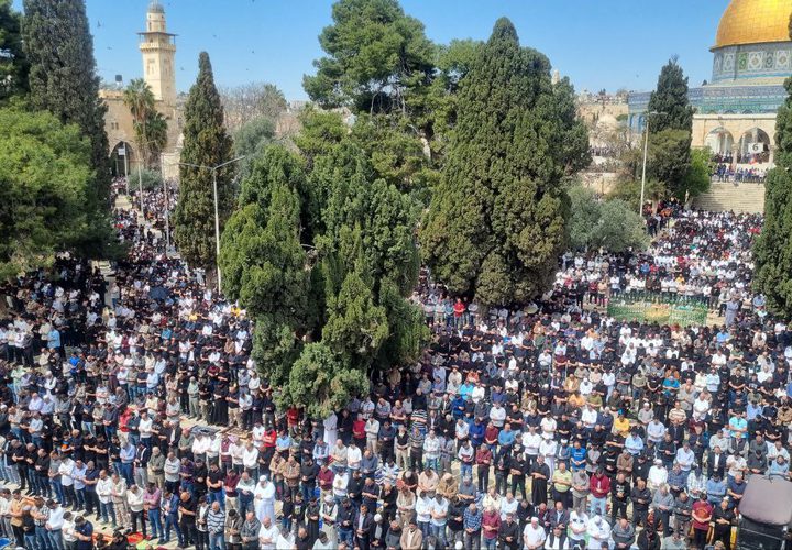 80 ألف مصل يؤدون الجمعة الثانية من رمضان في الأقصى