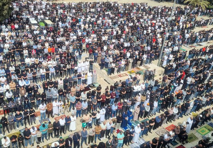 80 ألف مصل يؤدون الجمعة الثانية من رمضان في الأقصى