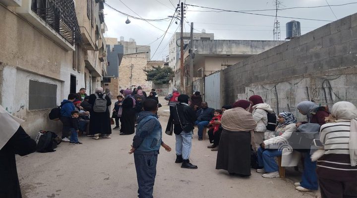 الاحتلال يجبر ما تبقى من سكان مربعة حنون في مخيم طولكرم على إخلاء منازلهم بالقوة