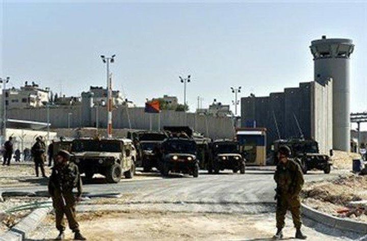 إصابة شاب برصاص الاحتلال عند حاجز قلنديا شمال القدس