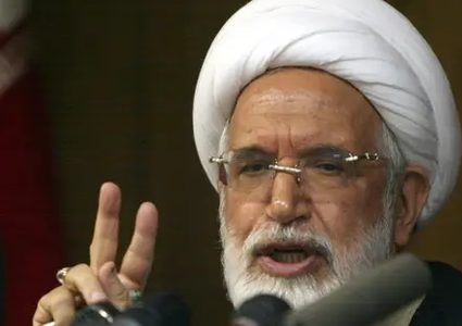 إيران: رفع الإقامة الجبرية عن مهدي كروبي بعد 14 عاماً