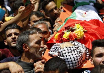 تشييع جثمان الشهيد كاظم زواهرة في بيت تعمر شرق بيت لحم