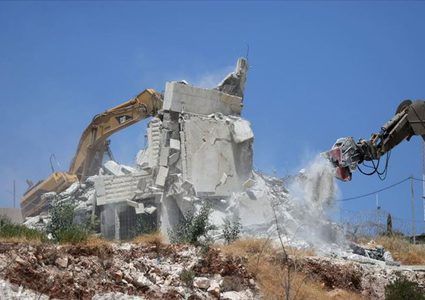سلطات الاحتلال تهدم 10 منازل في رهط داخل أراضي الـ48