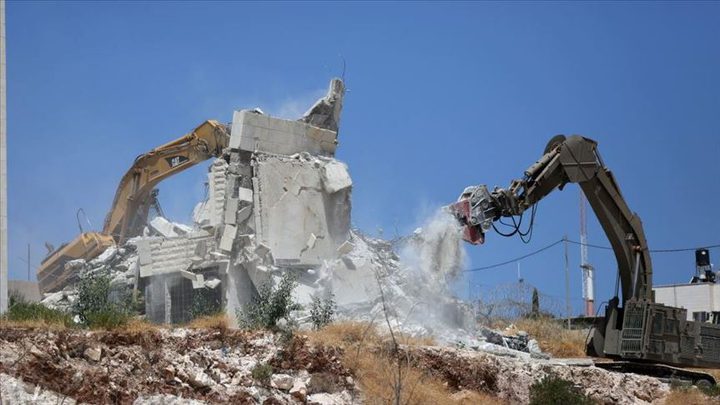 سلطات الاحتلال تهدم 10 منازل في رهط داخل أراضي الـ48