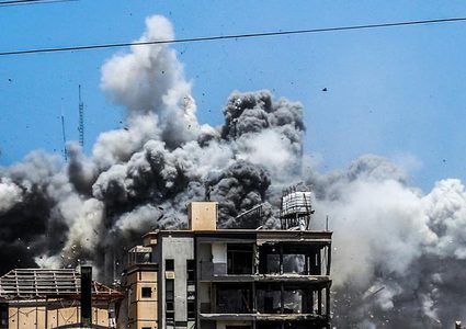 5 شهداء إثر استهداف الاحتلال مركبة شمال مدينة رفح