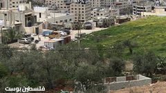 انتشار آليات الاحتلال في مخيم العين ومحيطه غرب نابلس خلال الاقتحام الواسع؛ وإجبار العائلات على الخروج من منازلها تحت تهديد السلاح