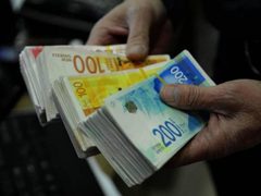 المالية: الاحتلال يحتجز 7 مليارات شيقل من أموال المقاصة