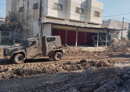 الاحتلال يداهم مباني سكنية ويحولها لثكنات عسكرية في مدينة طولكرم ومخيمها