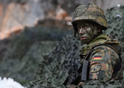 ألمانيا توافق على مساعدة عسكرية لأوكرانيا بثلاثة مليارات يورو