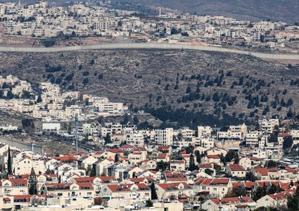 الكابنيت الإسرائيلي يقرُّ الاعتراف بـ13 بؤرة استيطانية كمستوطنات مستقلة