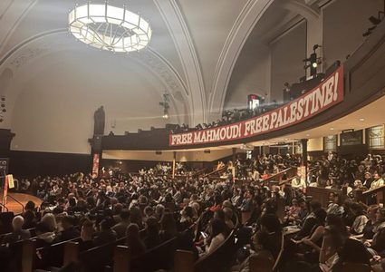 نيويورك: مهرجان تضامني مع الطالب الفلسطيني محمود خليل رفضا لاعتقاله التعسفي