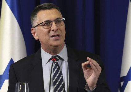 ساعر: لم نتخذ قرارا بعد حول الحكم العسكري في غزة