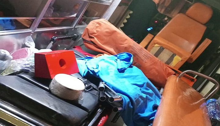 الاحتلال يعتدي بالضرب على طاقم إسعاف في مخيم الفوار جنوب الخليل