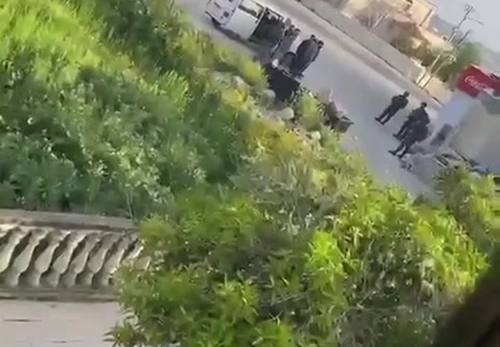 قوات الاحتلال تواصل اقتحام قرى بني زيد " دير غسانة , كفر عين , قراوة , بيت ريما " قضاء رام الله وتداهم منازل المواطنين وتجري عمليات تحقيق مع المواطنين.