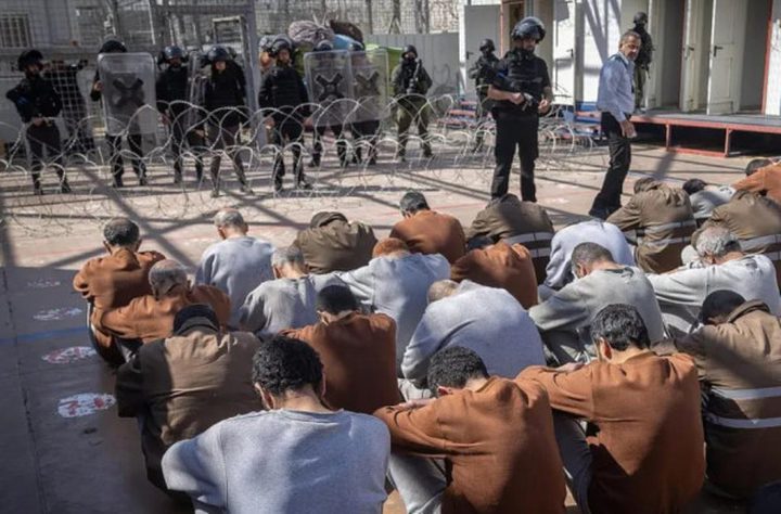 هيئة الأسرى: 16 معتقلا يواجهون العزل والجوع في سجن مجدو
