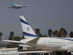 الحوثيون: استهدفنا مطار بن غوريون وحاملة طائرات أمريكية