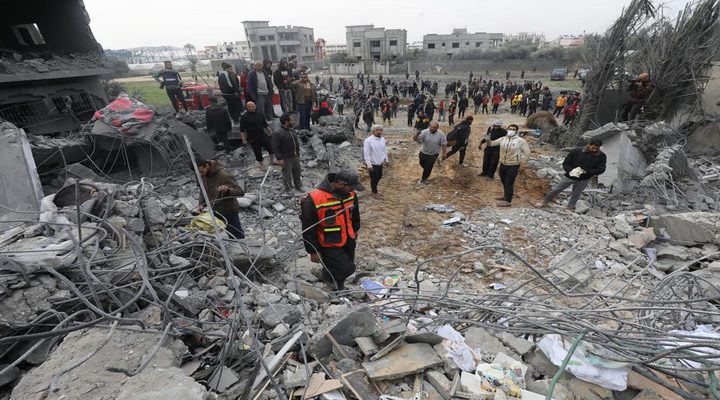 مجزرة جديدة: 14 شهيدا في قصف الاحتلال منزلا بحي الزيتون