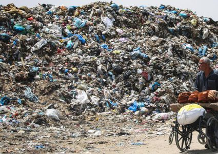 الأونروا: تراكم النفايات في غزة يعرض حياة الناس للخطر
