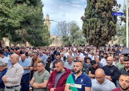75 الفا يؤدون الجمعة الأخيرة من رمضان في المسجد الأقصى