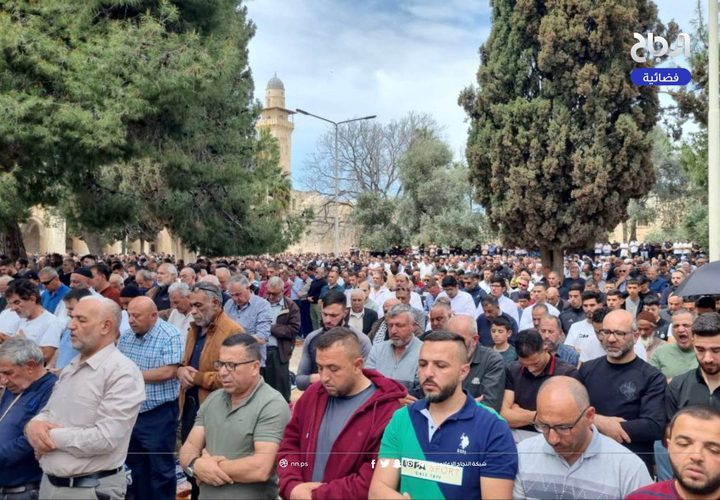 75 الفا يؤدون الجمعة الأخيرة من رمضان في المسجد الأقصى