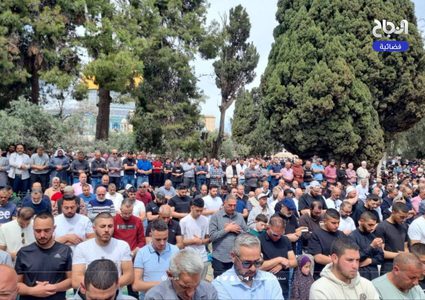 75 الفا يؤدون الجمعة الأخيرة من رمضان في المسجد الأقصى