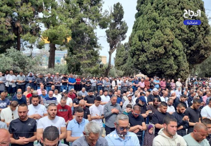 75 الفا يؤدون الجمعة الأخيرة من رمضان في المسجد الأقصى