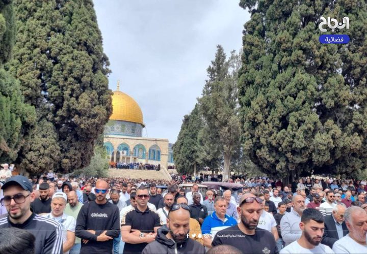 75 الفا يؤدون الجمعة الأخيرة من رمضان في المسجد الأقصى