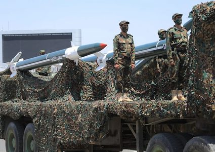 القوات المسلحة اليمنية تقصف تل أبيب بصاروخين باليستيين