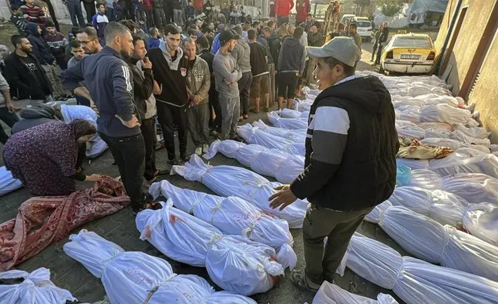 شهداء ومصابون في قصف الاحتلال أنحاء متفرقة في قطاع غزة
