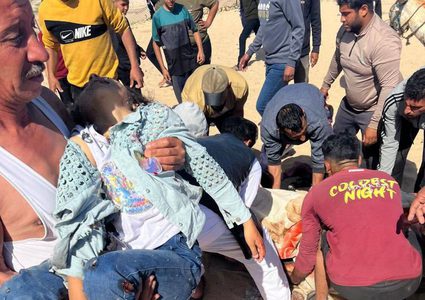 الاحتلال يواصل ارتكاب مجازره .. 4 شهداء ومصابين جراء قصف مُسيّرة للاحتلال استهدف منطقة المحررات غرب مدينة خانيونس جنوب قطاع غزة قبل قليل.