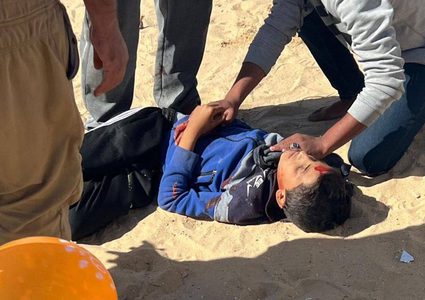 الاحتلال يواصل ارتكاب مجازره .. 4 شهداء ومصابين جراء قصف مُسيّرة للاحتلال استهدف منطقة المحررات غرب مدينة خانيونس جنوب قطاع غزة قبل قليل.