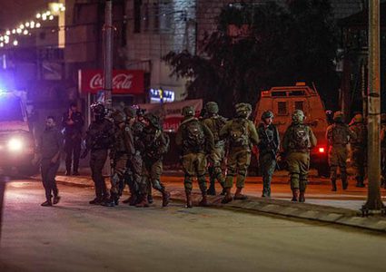 الاحتلال يقتحم حوسان غرب بيت لحم ويداهم عددا من المنازل